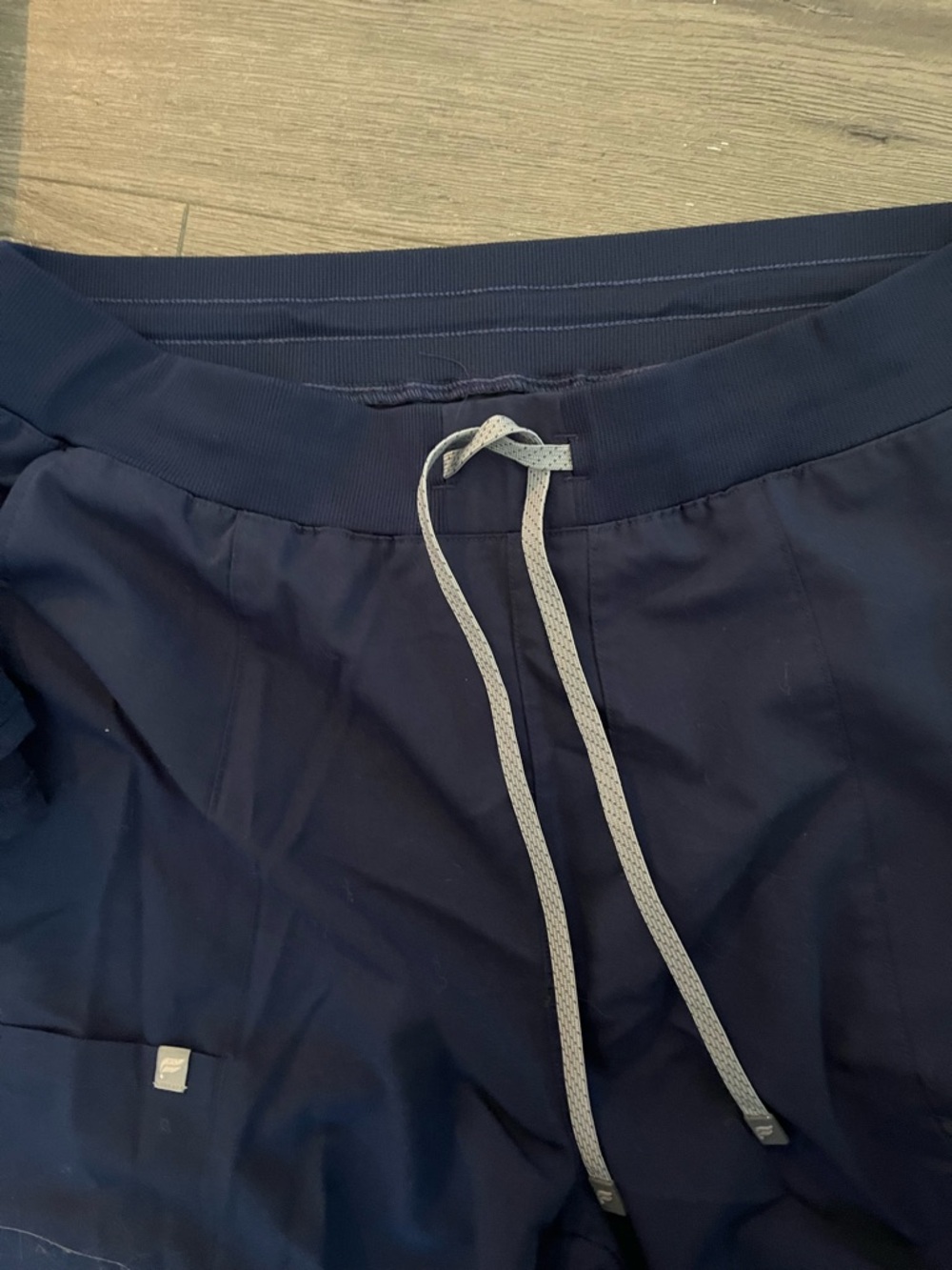 Fabletics Navy Scrub Set - Picture 4 of 4